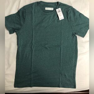 Abercrombie kids. Boys. Short sleeve tshirt. NWT.